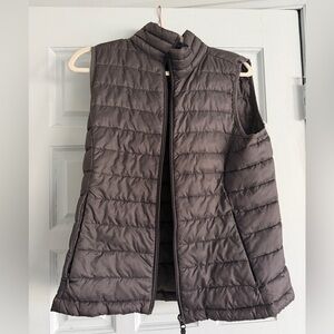 Amazon Basics Quilted Puffer Vest in Charcoal Gray